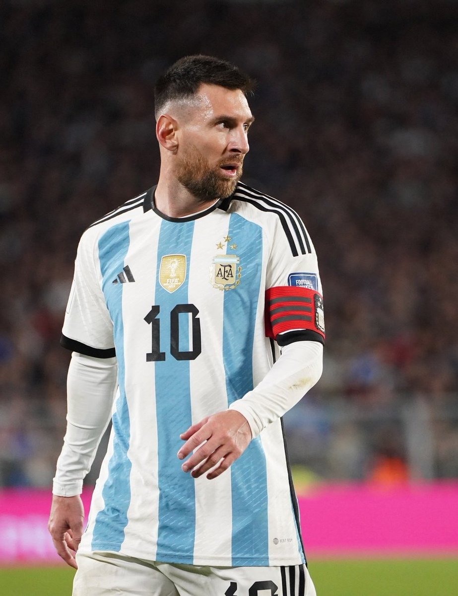 MESSI EN LOS ÚLTIMOS 15 PARTIDOS CON LA SELECCIÓN LOGRÓ CONVERTIR 23 GOLES, DAR 5 ASISTENCIAS Y SALIR CAMPEÓN DEL MUNDO.