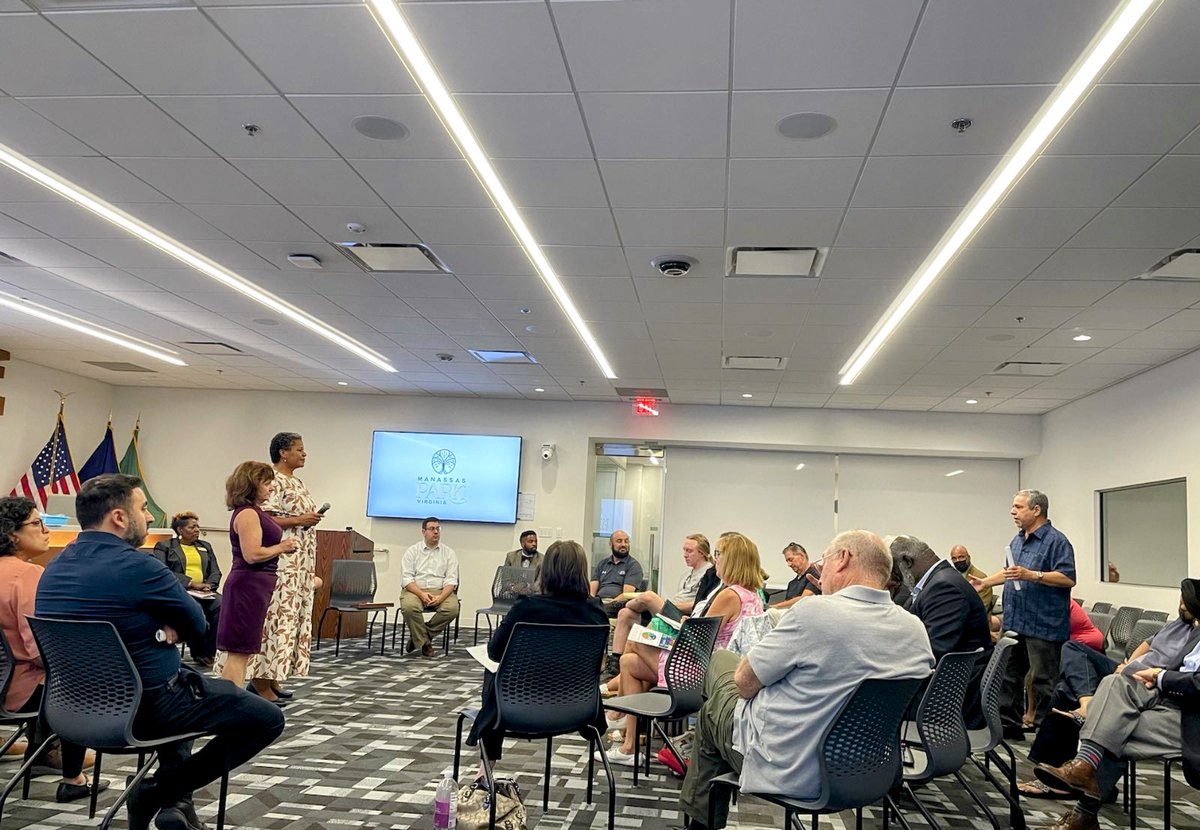 MichelleforVA's tweet photo. Good start /good work at tonight's Affordable Housing Townhall w/ @VPLC's #ChristieMarra & hosted by Manassas Park Council members @amaya_yesy & #DarrylMoore. Thanks to all from PWC & Manassas/Manassas Pk Cities! @jillnorcross/NVAHA @AndreaBaileyVA @tomformanassas @LaszloPalko https://t.co/ModAgjg2XX