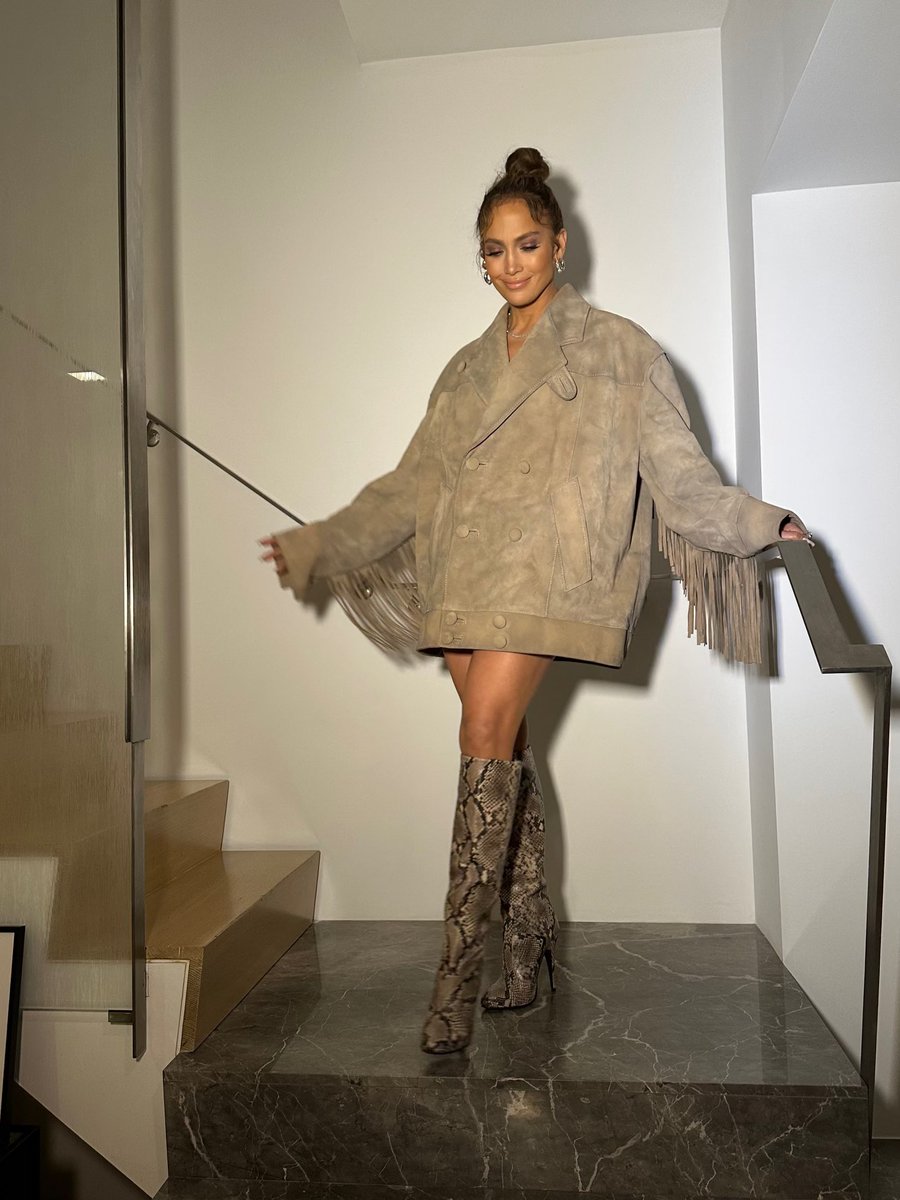 jlo tweet media