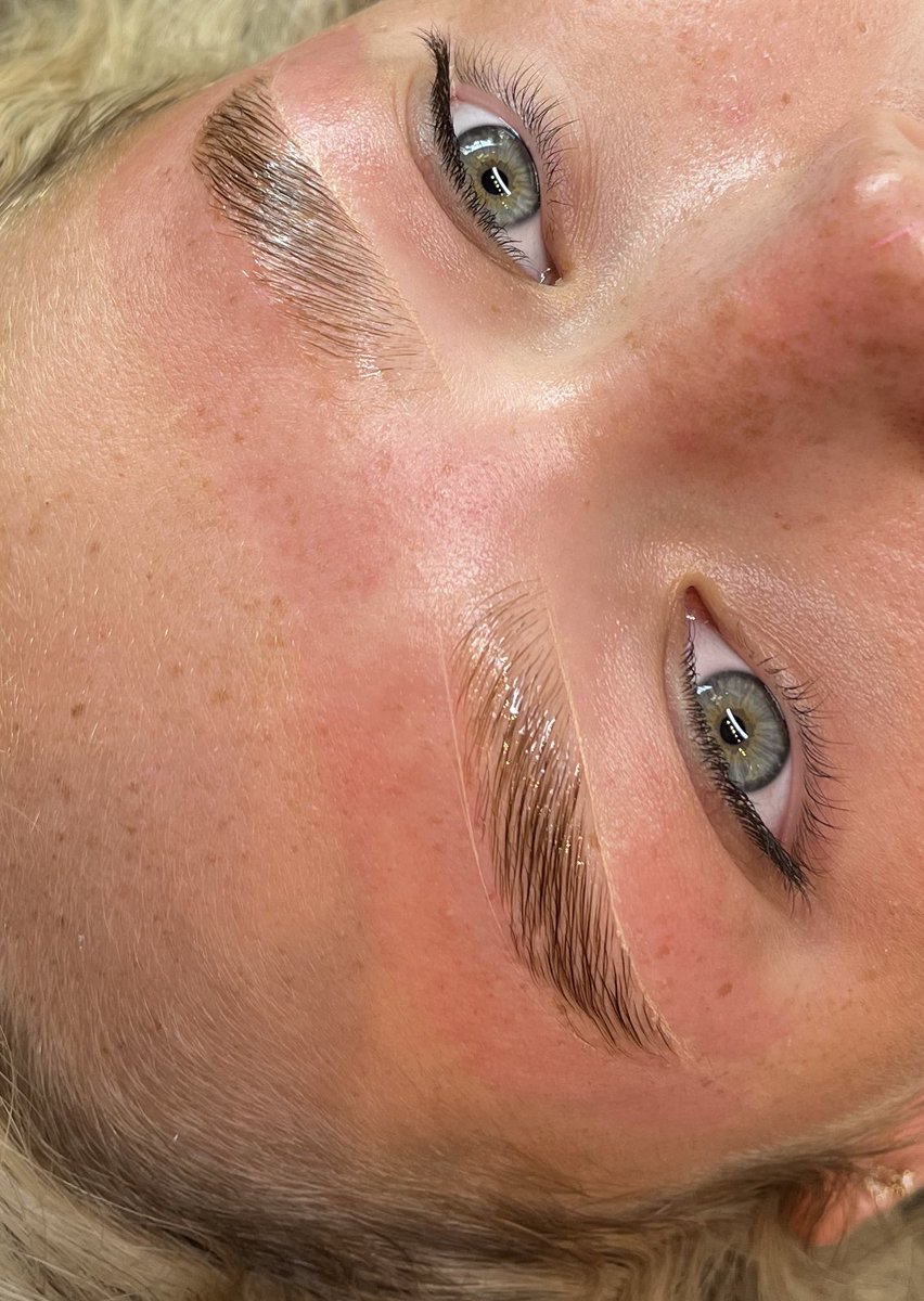 annaktrs's tweet photo. brows | full body waxing | lash lifts 

dm me to book 🤍 https://t.co/Kpm3YvzTuB