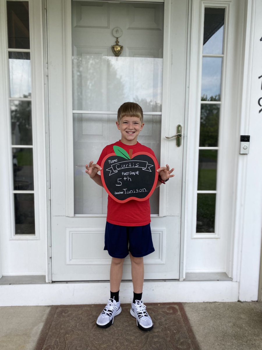 MrsGreenSRE's tweet photo. #wrightbrothers

Reunited again at SRE🧡🏫💙 https://t.co/yJ0yo0lRNj