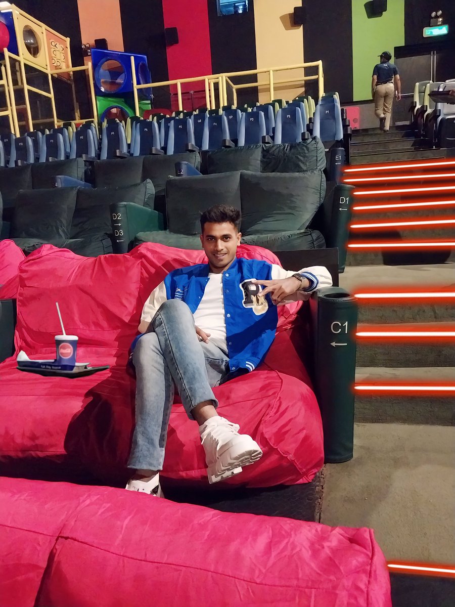 Sehelmenk's tweet photo. Its a #Jawan day!!🔥🔥🔥🙌
#Jawan #Pathaan #Vikram Rathore
#JawanReview #Jawaan #JawanDay #JawanFDFS #JawanFirstDayFirstShow
#ShahRukhKhan𓃵 "King Khan"
#Nayanthara #DeepikaPadukone
#VijaySethupathi #JawanTsunami
#jawanfever #jawanday
@Atlee_dir #Khairu #Sehelk https://t.co/ggE9W9piN4