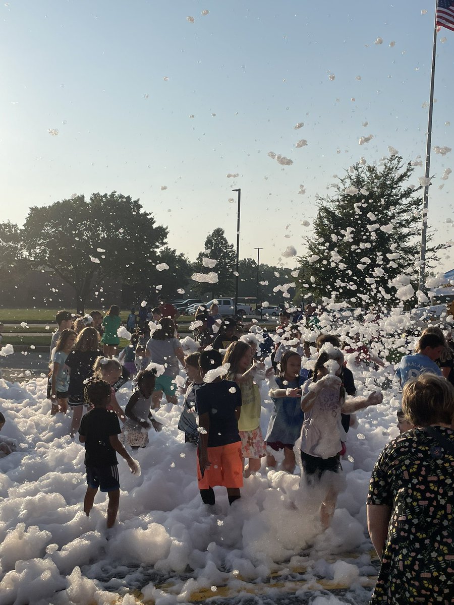 CEStingrays's tweet image. Back to School Bash! #ceproud