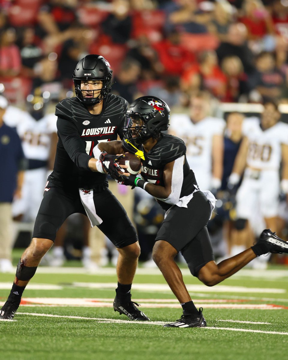 Louisville blanks Murray State 56-0 👀

King of the Game 👑 Jawhar Jordan

🏈 7 carries / 2 receptions
📊 178 total yards
🔥 2 touchdowns

The Cards improve to 2-0 and will travel to Indiana next Saturday.