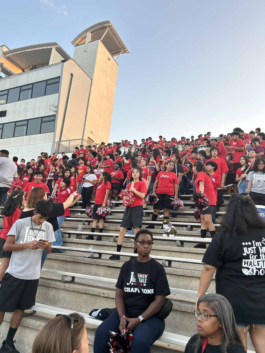 AMScoltband's tweet photo. 8th Grade Night at Big Mac! @MacJamGen @AldineMS_AISD @SPeralta_AMS #coltsdeserveit https://t.co/XbSTI5Hqgt