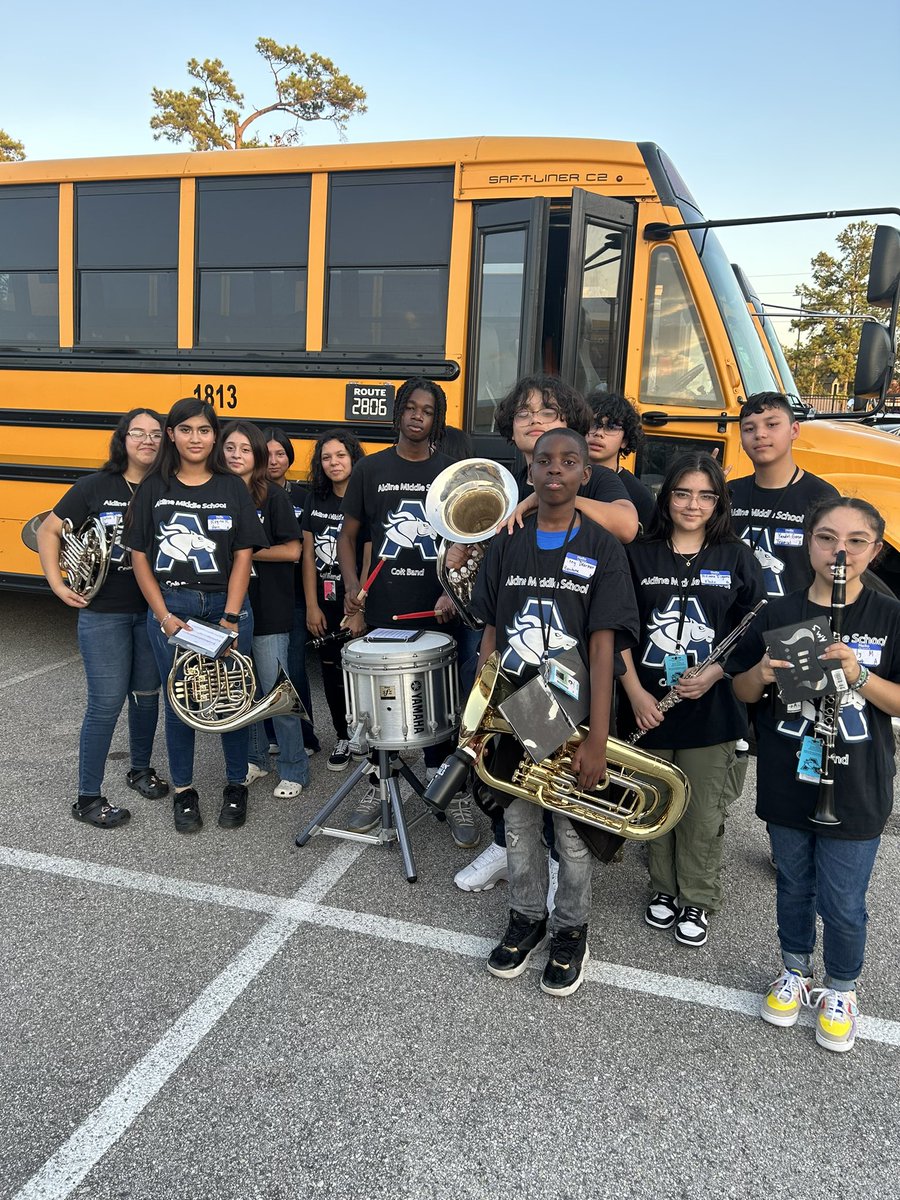 AMScoltband's tweet photo. 8th Grade Night at Big Mac! @MacJamGen @AldineMS_AISD @SPeralta_AMS #coltsdeserveit https://t.co/XbSTI5Hqgt