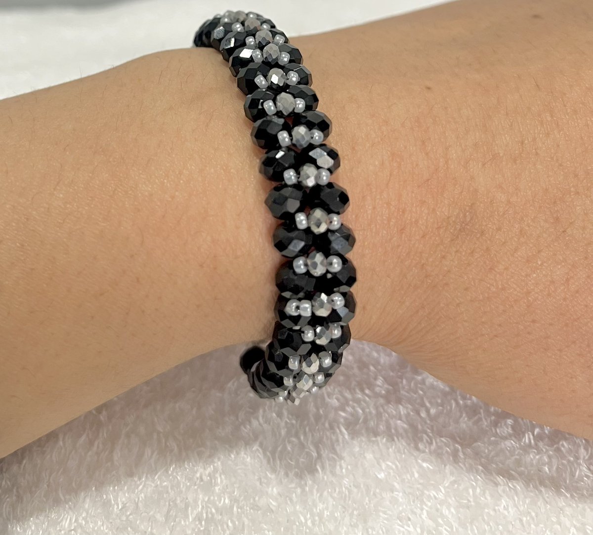 Black and Silver Crystals Beaded Bracelet 🎁😍 . sumaircraftybeads.com/shop/ols/produ… #blackbracelet #beadedbracelets