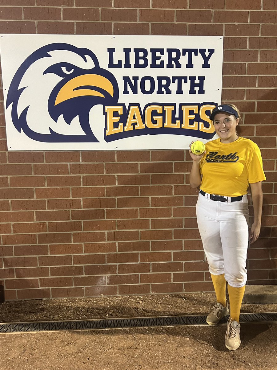 LNEagleSoftball's tweet image. Gold comes out strong to defeat Smithville. 
WP-Mitchell 3K’s
Multiple 🦅’s bats contributed to the win. Swearingin 2/2 3 RBI’s Theoharidis 1/1 3RBI’s
Davis 2/2 4 RBI’s Grady 2/2 
Tucker 1/2 w/HR
Richardson 1/2 2 RBI’s, Mitchell 1/3
Off Player:Davis
Def Players:Theoharidis &amp;amp;Davis