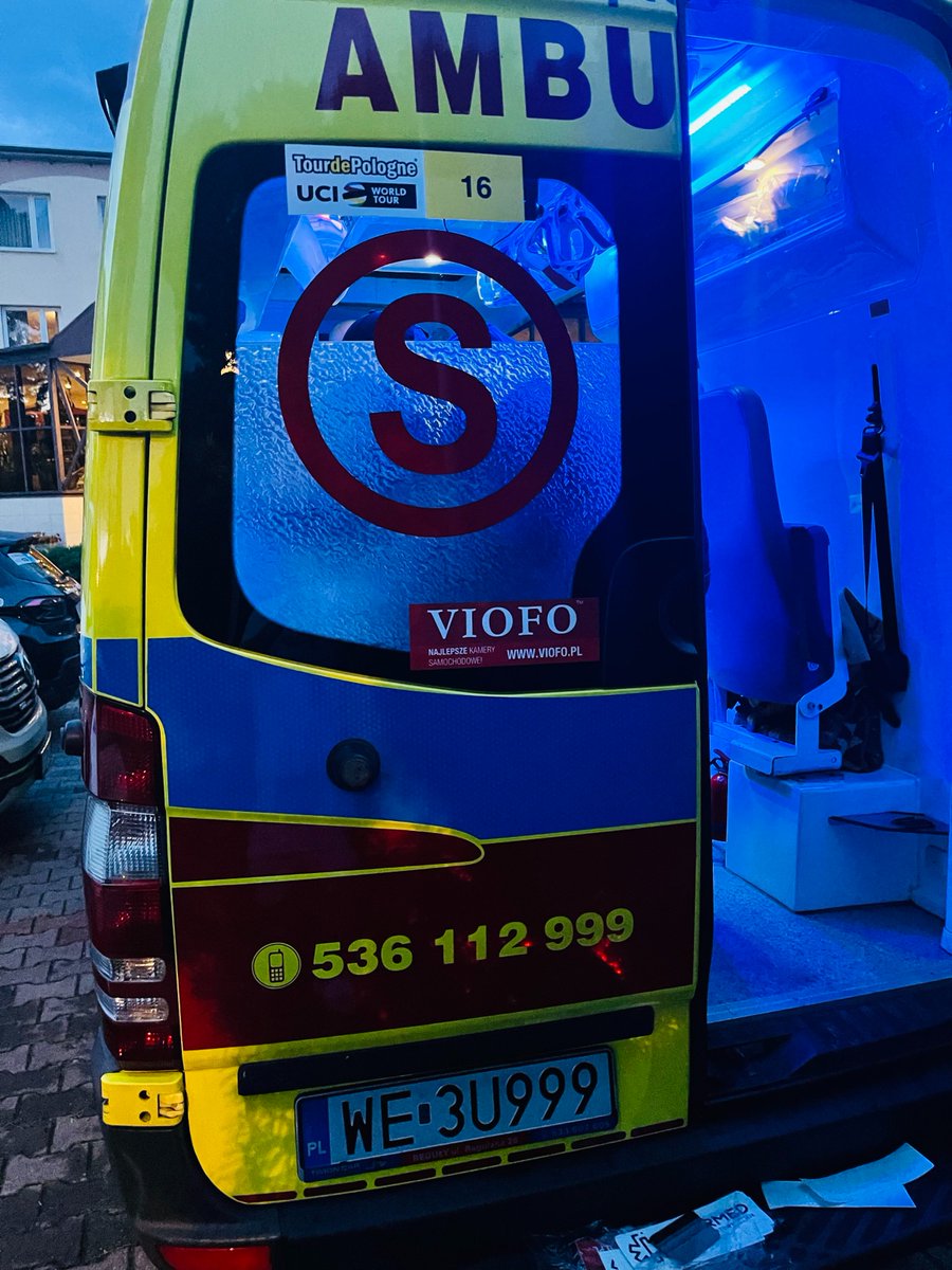 VIOFOJP1's tweet photo. Ambulance team（計10台の救急車）にVIOFOのドラレコが取り付けられ、現在ポーランド最大のサイクリングレース、ツール・デ・ポローニュを保護しています。レースを楽しんでいただき、VIOFOがお守りいたします！
#viofo 
#ドライブレコーダー
#TourdePologne2023 https://t.co/1FEaVqjOCQ