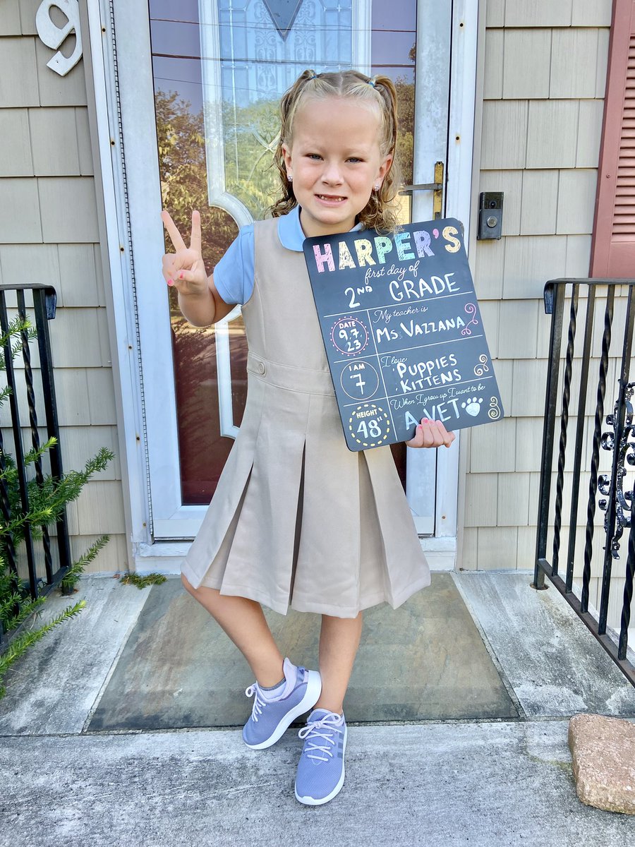 KellyWorster's tweet photo. Ready for a GREAT year in 2nd grade. Our last first day at FLC! https://t.co/be5WncKKUJ