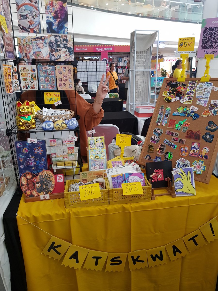 abusedmember's tweet photo. Ayyoooo come visit us KATSKWAT x @toserbaes on STICKRFEST, at Istana BEC, Bandung! Now till Sunday!
#STICKRFEST #SalamTempel https://t.co/j6Rb9cm6cZ