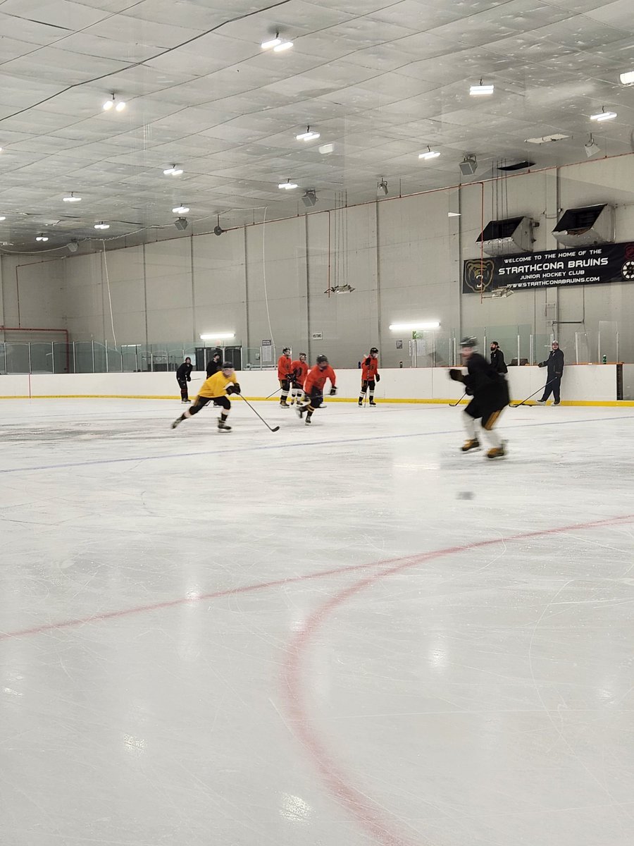 Strathcona Bruins tweet media