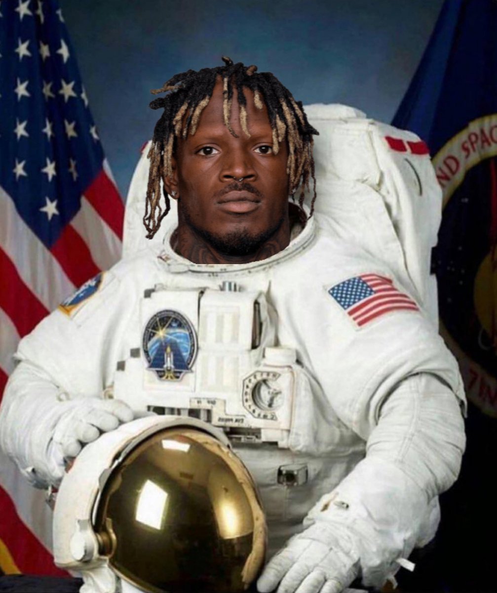 OCPDesigns's tweet photo. @Chiefs Catch the ball or go to space?

Kadarius Toney: https://t.co/iZVeeOWO5y