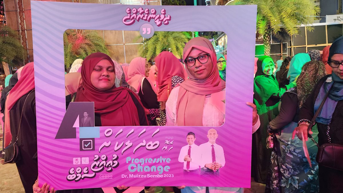 Muizz2028's tweet photo. #HeyoBadhalakkah #Kanbalun

ދިވެހީންގެ ރާއްޖެ | ކަނބަލުންގެ ޚާއްޞަ ޖަލްސާގެ ތެރެއިން

#Vote4Muizzu4✅️
#DrMuizzuSembe2023 
#DhiveheengeRaajje 
#FreePresidentYameen
#Muizzu2O23
@MMuizzu 
@Mohamedshaheem1 https://t.co/vIiEVFetXz