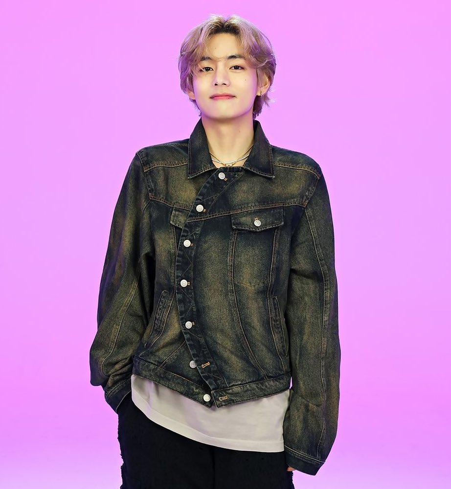 EGONLAB Wrapped Denim Jacket BTS テテ　V Fake Love Era 🩵 . #v #v #btsv #vbts #btskimtaehyung #kimtaehyung