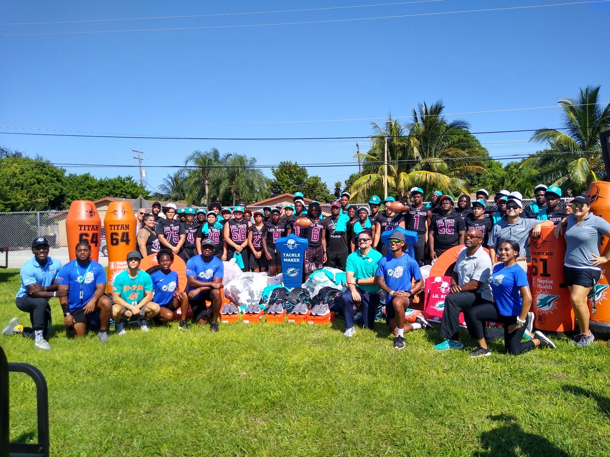 LakeWorthFBall's tweet photo. The Miami Dolphins and Baptist Health went above and beyond to assist the Lake Worth Football Program. We appreciate the equipment and other donations. Absolute blessing.
- https://t.co/sbsz9f2fQQ https://t.co/ovSJK1Xsy1