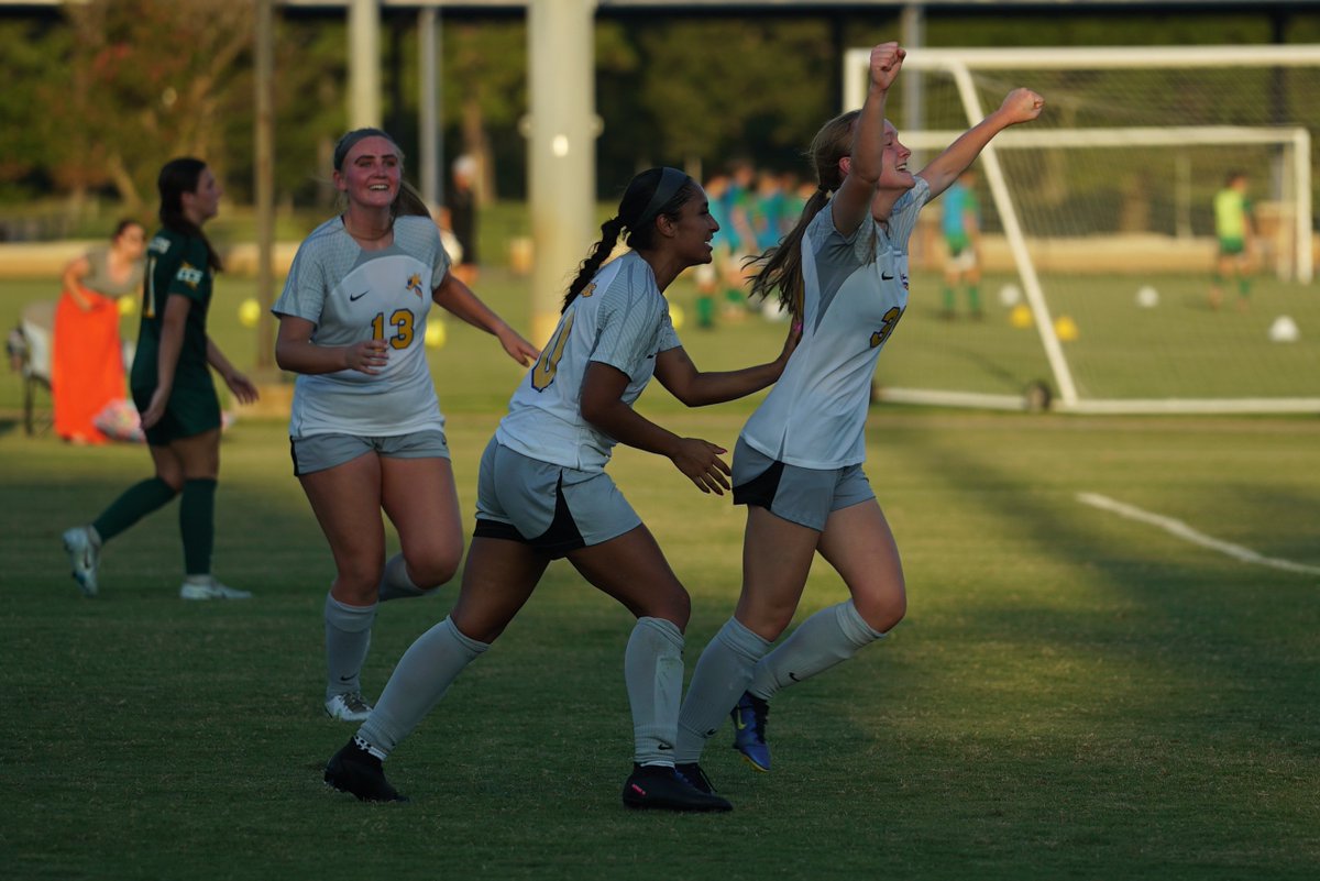 WSOC recap: Kemball-Cook's late equalizer nets draw for <a href="/LETUWSoccer/">LeTourneau Women's Soccer</a> against Belhaven.

Back home on Saturday vs. Millsaps (5 PM).

Story: letuathletics.com/news/2023/9/7/…

#LeTourneauBuilt #d3soc