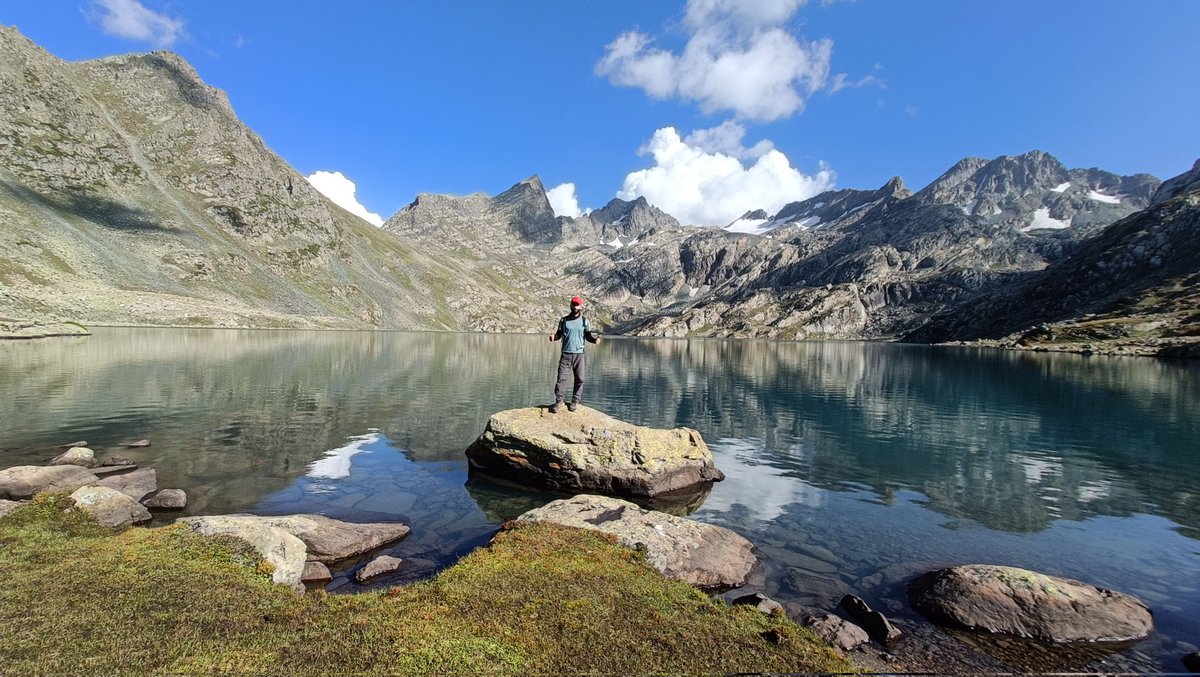 mirdani73's tweet photo. 7-9-2023
Tara Sar Or Lashan-Pinjan Sar North East Kashmir's Bandipora District 
Total distance 38 km to and fro (one day return)
Trek Gradient: Moderate
Altitude about 4000 Meters ASL
Special thanks to Mr. @Ashrafhakak
#mirdaniyal #JammuAndKashmir #tourism @JandKTourism https://t.co/lQXrmRllle