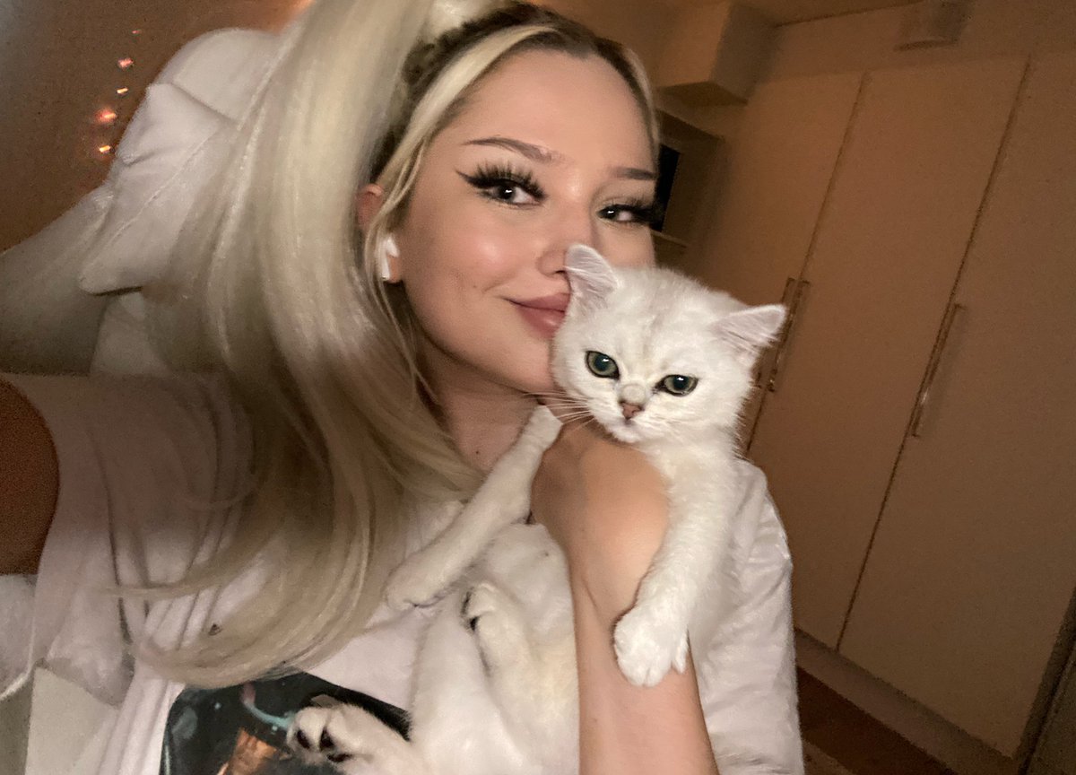 dolls0ul's tweet photo. I’m back 🤍 Sebastian’s eyes need to be cleaned but look at my children!!!! 🧡 https://t.co/DoO2IHbUlk