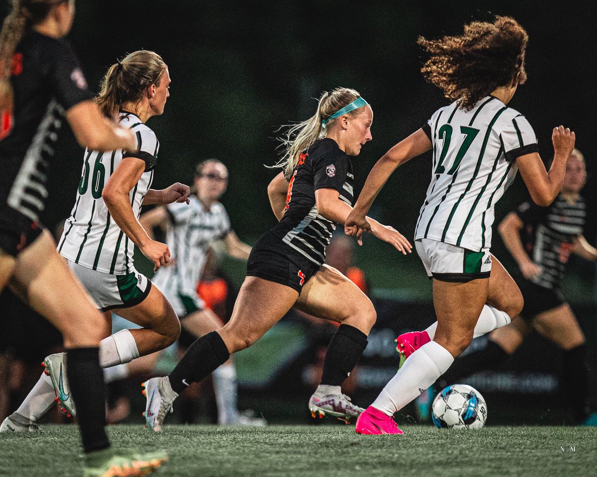 AURavensWS's tweet photo. More freshman goals! Emily Metzger with the hat trick and Bekah Blair making it 4-1 over Huntington! #GBGR #LTDT 
…
Photos by @nouhadmelki https://t.co/BspHNCNPrb