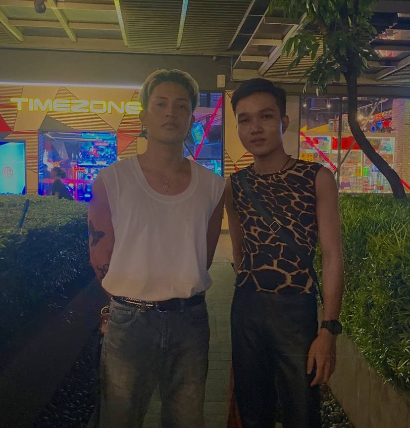 forevermahalima's tweet photo. HINDI PA RIN AKO MAKAPANIWALA SA NANGYARI SA'KIN KAGABI😭 NAKITA KO LANG NAMAN BIAS KO 🥹 ANG TAGAL KONG INANTAY YUNG MOMENT NA SANA ONE DAY MAKASALUBONG KO MAN LANG SLISA SA #SB19 TAPOS BIAS KO PA!!! 💙 Thank you! Sir @felipsuperior https://t.co/AJguGzGD37