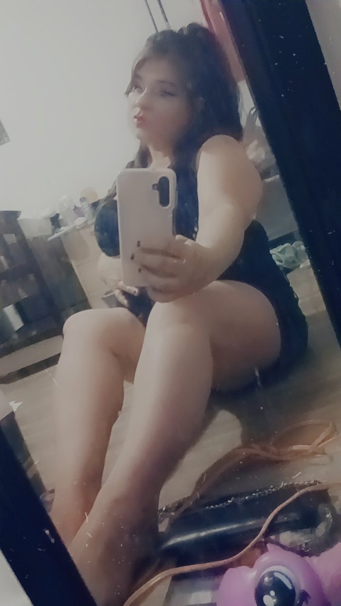 littleizzybella's tweet photo. I'll be your lil fuck toy👉👈

#nsfwtw #ddlg #kink #submissive #yessir https://t.co/DkJsBDcznT