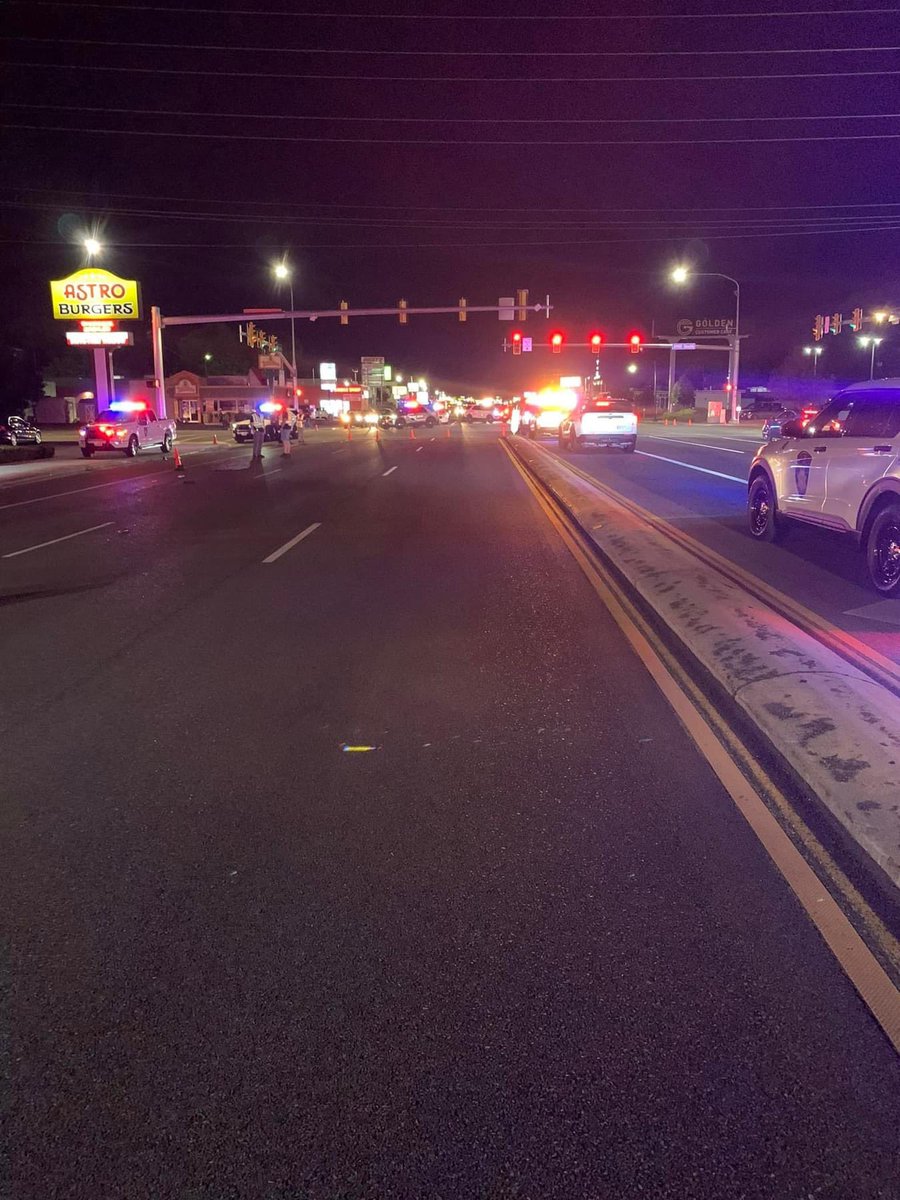 SLCScanner's tweet photo. #FatalAutoPed 3900 S State St. #SSLPD On scene of a pedestrian that was hit and killed by a vehicle. Stby for updates. https://t.co/kIIF9QOkOQ