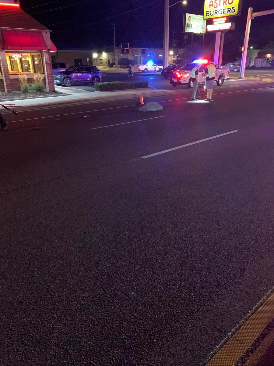 SLCScanner's tweet photo. #FatalAutoPed 3900 S State St. #SSLPD On scene of a pedestrian that was hit and killed by a vehicle. Stby for updates. https://t.co/kIIF9QOkOQ