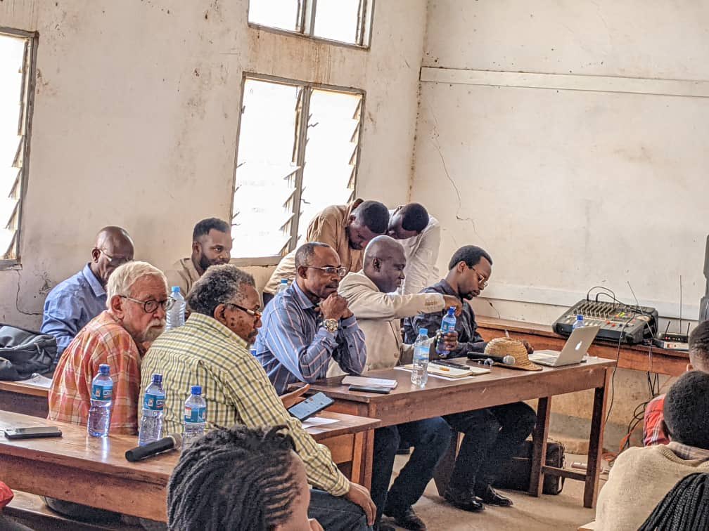 kongo_irenge's tweet photo. Happy to have co-animated a @USAID campaign on the OneHealth fight against Antimicrobial resistance  with @Cesar Kasongo (from MSH)  and @Delphin Ngoy (from AGCAL-DRC). Within the project MTaPS of USAID .  At the UOB-Université Officielle de Bukavu https://t.co/YIBuBxaaxL