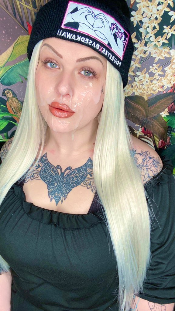 CyberStepMommy's tweet photo. @cravedcuddle Somehow I’m even prettier when I’m covered in your cum 🖤 https://t.co/u0lZREZ9p0
