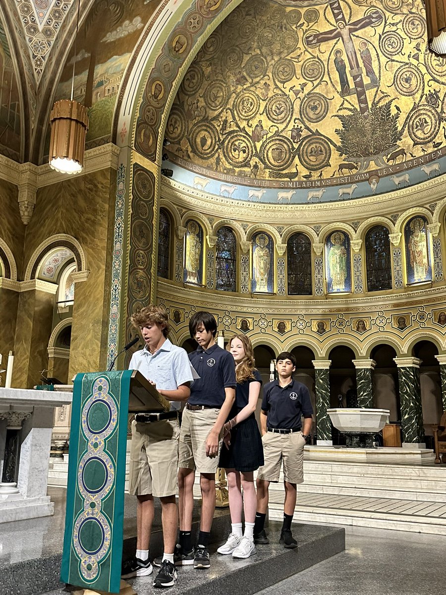 StClement's tweet photo. We were overjoyed this evening to welcome back our @SaintClementCHI parents and faculty back to our community! Excited to welcome a record number of 489 students to our amazing school this year! #catholicschool #fallwelcome #community https://t.co/yUm5PByi5o