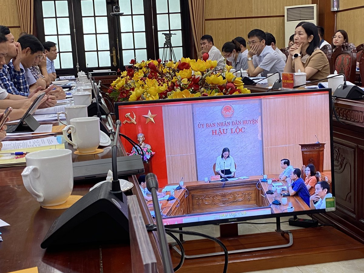 PAPI_Vietnam's tweet photo. Thanh Hoa Provincial People’s Committee hosted the 2022 #PAPIvn diagnostic wks wt the participation of public officials & civil servants frm all 559 communes, 27 districts & all departments. Strong commitments to improving localgov performance at all levels will benefit citizens. https://t.co/CbYas811n5