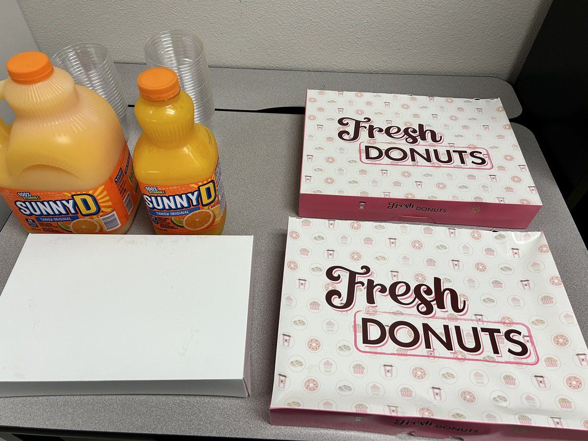 Heather Havens Coleman (@hmh_educates) on Twitter photo One of my classes added “Reward System” to their Culture Contracts & they meant it! They were great for the sub, so they got donuts! 🍩 #PBIS #1stperiod #proudteacher <a href="/McCormickTigers/">McCormick MS</a> One of my classes added “Reward System” to their Culture Contracts & they meant it! They were great for the sub, so they got donuts! 🍩 #PBIS #1stperiod #proudteacher <a href="/McCormickTigers/">McCormick MS</a>