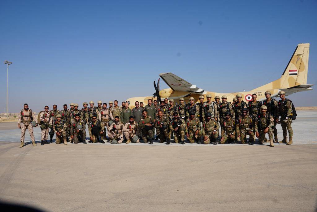 thewittynoise's tweet photo. #ExerciseBrightStar23 Update: The Indian Army, #IAF & Egyptian Special Forces carried out a Combat Free Fall exercise from an Egyptian C-295 aircraft as part of Ex- #BrightStar 2023. https://t.co/5nbxkAhFG9