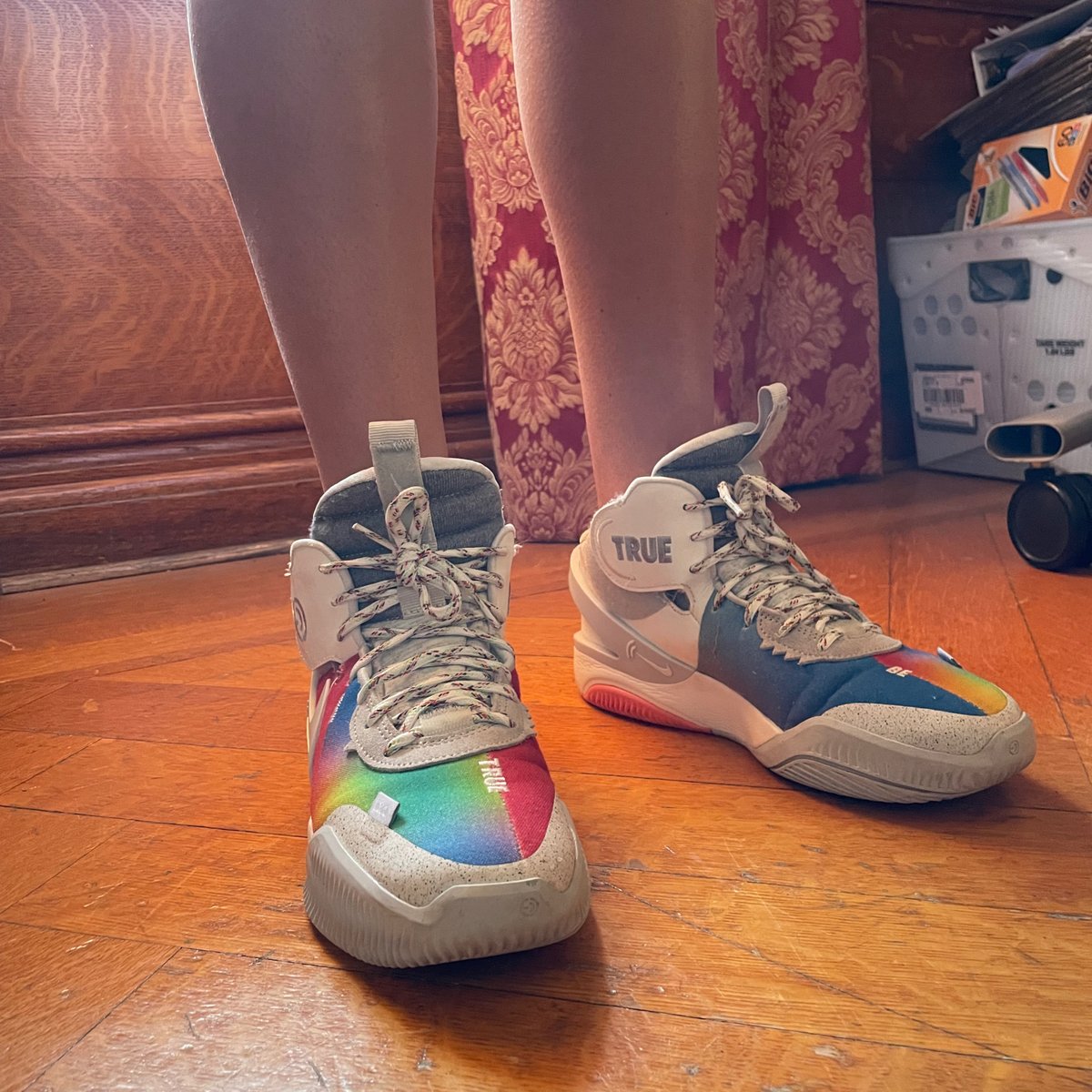 FDUWritingMFA's tweet photo. We’re thinking about residency again… What shoes do you think Nicole will bring to Wroxton??? 🤔 She wore this pair on the very last day of our Madison residency! Comment the total # of pairs if you kept count! 🤩

#fducwmfa #nicolemelleby #howmanyshoesdidnicolebringtoresidency https://t.co/5NoWFMaPr4