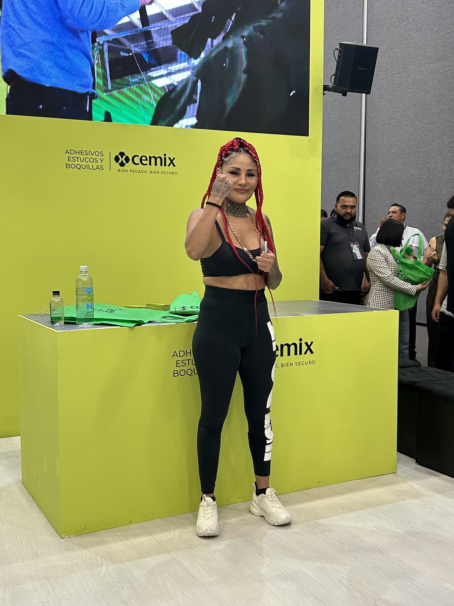 <a href="/CemixOficial/">Cemix Saint-Gobain</a> <a href="/ExpoGuadalajara/">Expo Guadalajara</a> #ZONA3Deportes | Juan José Becerra, de la marca <a href="/CemixOficial/">Cemix Saint-Gobain</a> , presentó dos nuevos productos para construcción en la Expo Ferretera 2023, así como a la boxeadora <a href="/maryjuarezcute/">Barby Juarez</a> , quien es embajadora de marca📣

✍️: zona3.mx/noticias/marca…