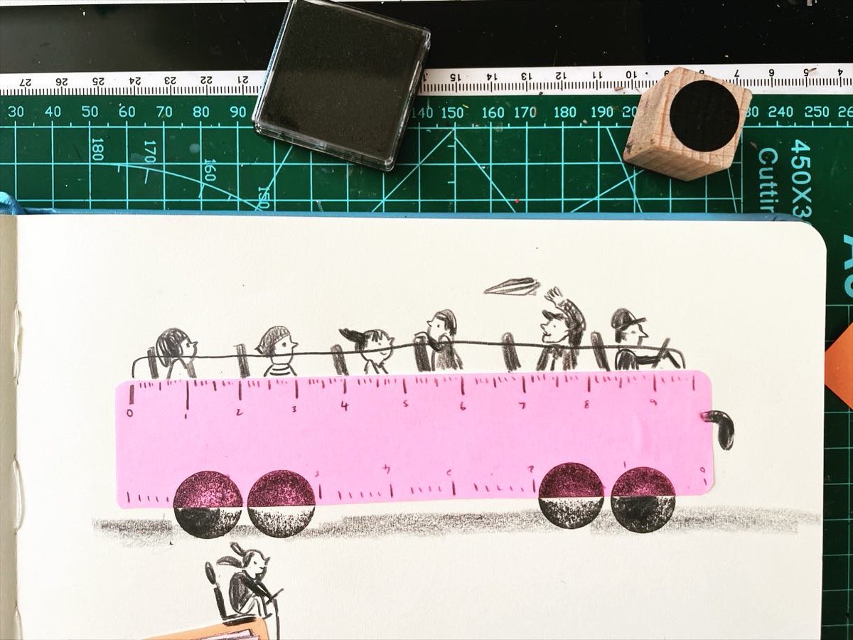 ch_durance's tweet photo. Back to school! Experimenting in my play sketchbook. 

#kidlit #kidlitart #csacbi #picturebook #illustration #illustrator #earlyyears https://t.co/HP44KYGSlx
