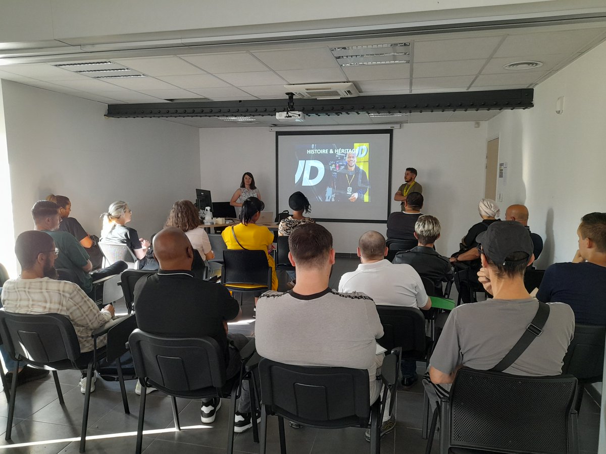 Elodie Carlier (@elodiecarlierpe) on Twitter photo 📢Franc succès pour notre recrutement préparateurs de commandes pour @JDSportsFrance.
- 22 présents
- 9 candidats commencent en CDI 35H dès mercredi👍
- 4 emplois francs vont être signés.
#tousmobilisés #onestlàpourvous <a href="/peixoto_pro/">Karine PEIXOTO</a> <a href="/HAMEDIoMEHDI/">HAMEDI MEHDI</a> <a href="/MEROUANEMoham19/">MEROUANE Mohamed</a> <a href="/myriam__PE/">Myriam.PRO-</a> 📢Franc succès pour notre recrutement préparateurs de commandes pour @JDSportsFrance.
- 22 présents
- 9 candidats commencent en CDI 35H dès mercredi👍
- 4 emplois francs vont être signés.
#tousmobilisés #onestlàpourvous <a href="/peixoto_pro/">Karine PEIXOTO</a> <a href="/HAMEDIoMEHDI/">HAMEDI MEHDI</a> <a href="/MEROUANEMoham19/">MEROUANE Mohamed</a> <a href="/myriam__PE/">Myriam.PRO-</a>