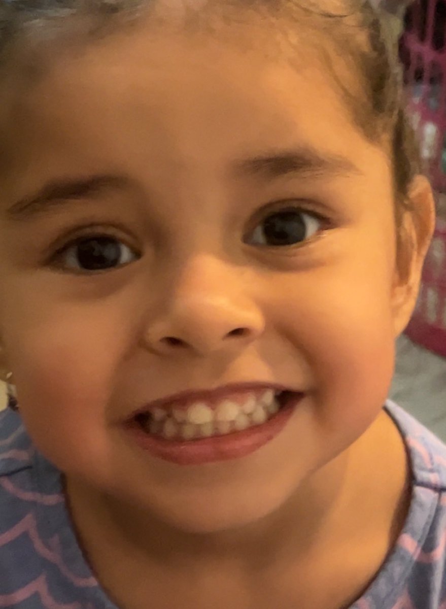 Ximenarcs_86's tweet photo. “ She's got a smile that it seems to me. Reminds me of childhood memories. Where everything was as fresh as the bright blue sky. Now and then when I see her face she takes me away to that special place and if I stare too long, I'd probably break down and cry” #sweetchildomine 🎶 https://t.co/qY4TrxQ5Fg