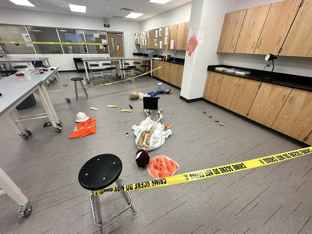 “🔍📝 Forensic science students in action! They’re honing their skills in crime scene sketching – the art of turning evidence into a visual story. 🕵️‍♂️

<a href="/NisdCTE/">NISD CTE</a> <a href="/NHSTexans/">Northwest High School</a>