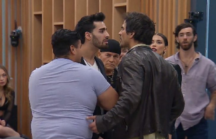 camilasanh's tweet photo. en esta pelea, trataron bien a jorge, el tema fue 1 programa y después todo olvidado, no entiendo como a cony le siguen sacando el tema, cuando acepto su error y pidió perdón😭 jorge no lo hizo, pero tranquila cony, nosotros te vamos a salvar 🤍 mantente fuerte #LaResistenciaLulo https://t.co/x2L3Os2YXx
