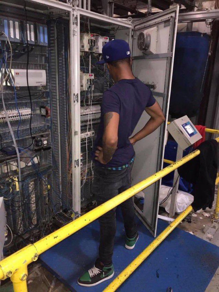 Live look at the guy trying to fix the #NBA2K24 servers