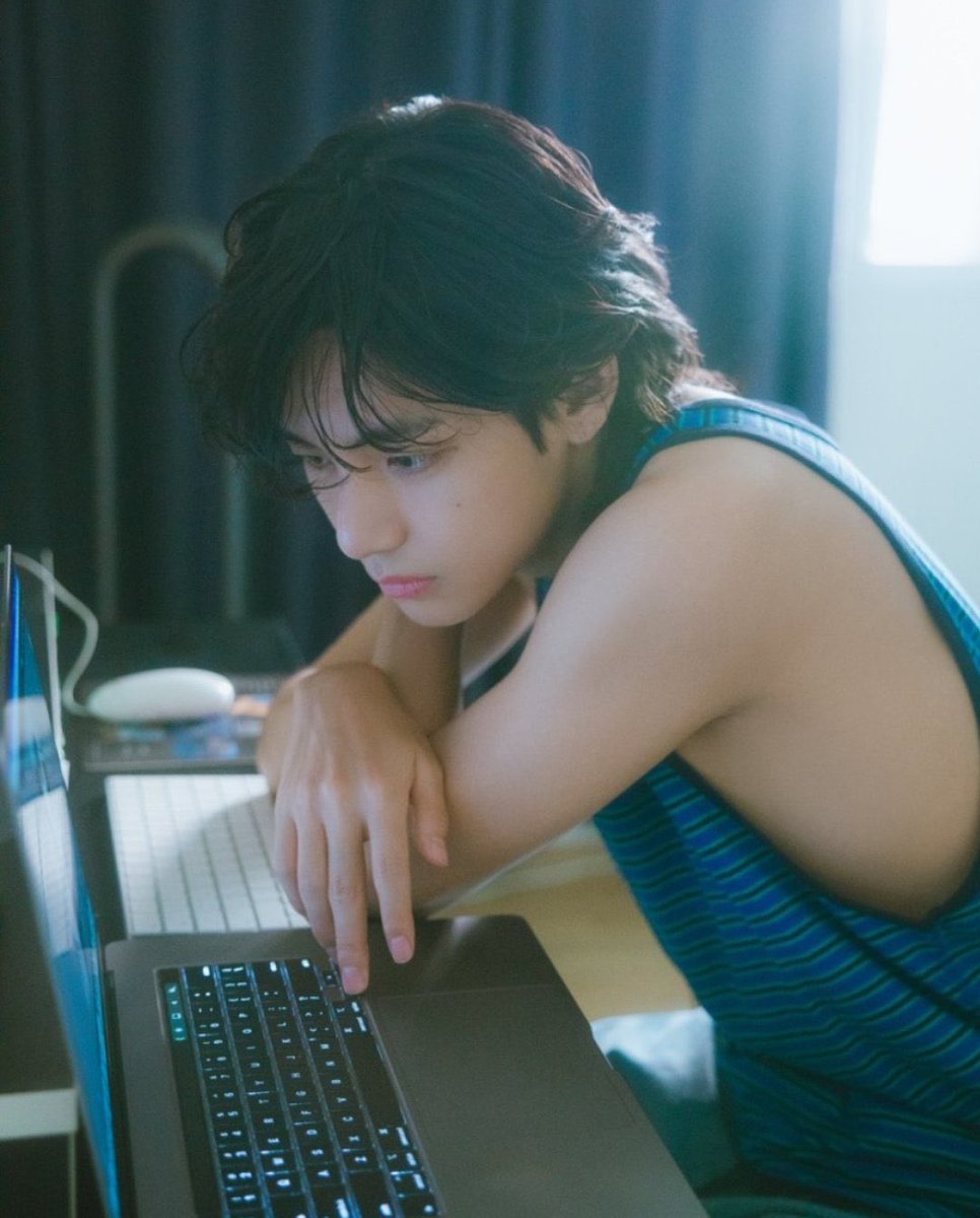 btspicstwt_'s tweet photo. [📸 PHOTOS] 

Exclusive Photos of #V's solo album #Layover on MelOn.. https://t.co/zGrvD8xSJx