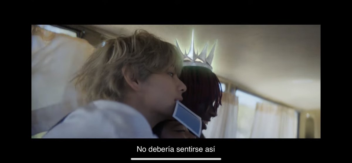 febmixter8's tweet photo. Salgo en el videoclip de #thv #SlowDancing #bts https://t.co/sYDkvNyP3x