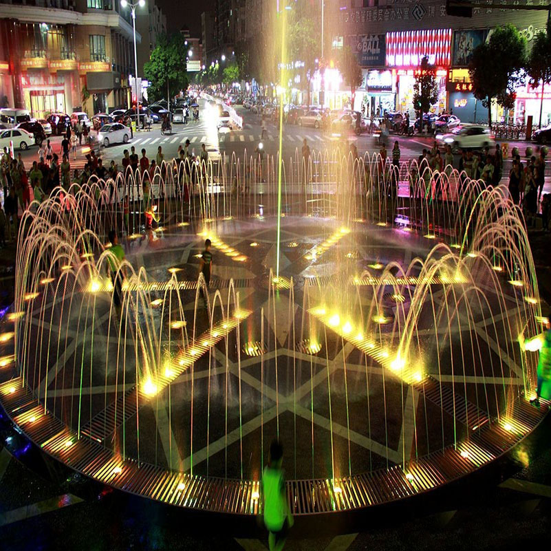 DalisiCo's tweet photo. Dalisi Square Fountain with a variety of functions and unique forms of performance, intermingled with surrounding buildings, is a good amusement place for people to interact with water. This is a new trend of urban development.
#waterfountain,#dancingfountain,#musicalfountain https://t.co/1pijlVEwgi