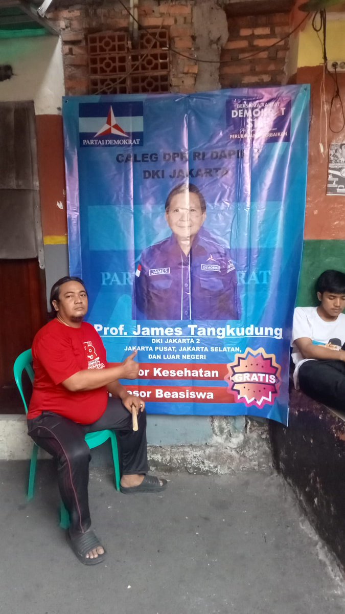 Gani_Nasution44's tweet photo. 🙏🇮🇩💙#Posko *KEBAYORAN BARU*... *Kampung Samping MAYESTIK...Sekitar Jl. Hang Jebat belakang Rumah Sakit PERTAMINA*✍️👍🤝🙏 https://t.co/7SJbFfT4WI