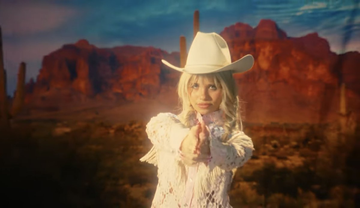 pinkponyroaan's tweet image. babycowboy making an appearance is my favorite part