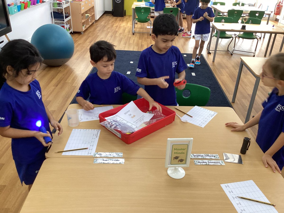 Scientists at work! 2 Yellow are exploring properties of materials. #JESSJumScience #JESSJumCollaboration