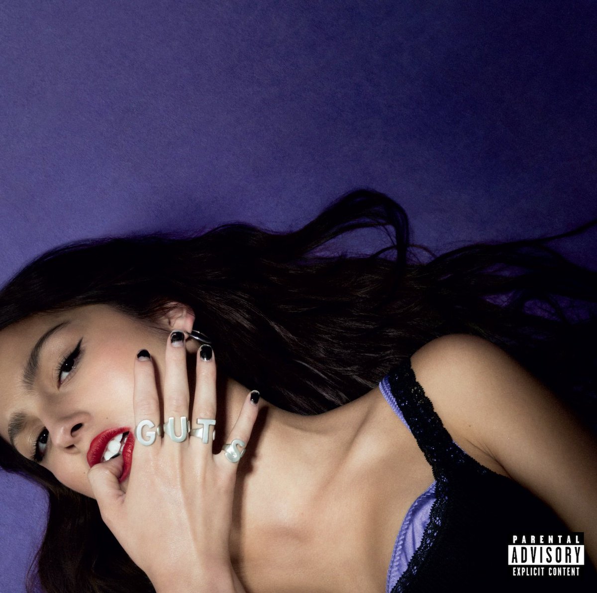 YadielBarbon's tweet photo. 📣🚨 ESTADO ACTUAL: Escuchando (y amando) las nuevas joyitas pop-rock de Olivia Rodrigo en su nuevo álbum #GUTS y admirando su versatilidad musical y lírica. #AlwaysQueen 👑💜💽🫠 https://t.co/qyi4acclFu