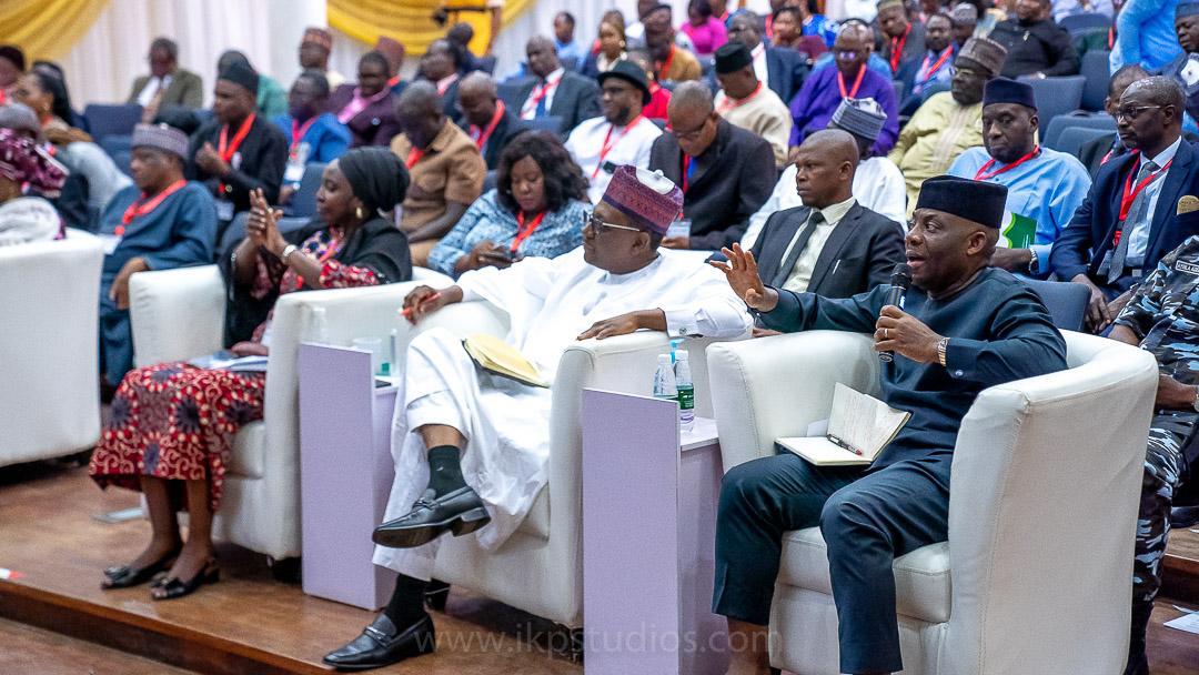 DrTunjiAlausa's tweet photo. During a Ministry of Health &amp; Social Welfare briefing on Sep 7th, 2023, #DrTunjiAlausa thanked ministry heads for their dedication. He stressed the importance of addressing healthcare challenges, promoting digitization, and using technology to improve healthcare in Nigeria. https://t.co/OjBw1u1b9T